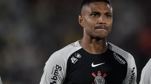 Vitinho será ausência no Corinthians.