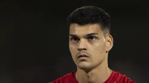 Gabriel Brazão durante jogo do Peixe contra o Bragantino.