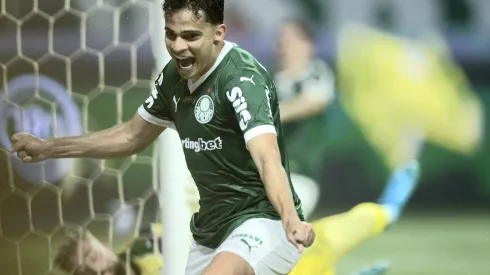 SP – SAO PAULO – 11/10/2025 – BRASILEIRO A 2025, PALMEIRAS X JUVENTUDE – Bruno Rodrigues jogador do Palmeiras comemora seu gol durante partida contra o Juventude no estadio Arena Allianz Parque pelo campeonato Brasileiro A 2025. Foto: Alan Morici/AGIF