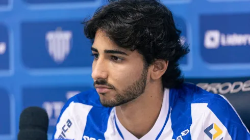 Cria do Vasco, JP com a camisa do Avaí – Foto: Beno Küster/AGIF