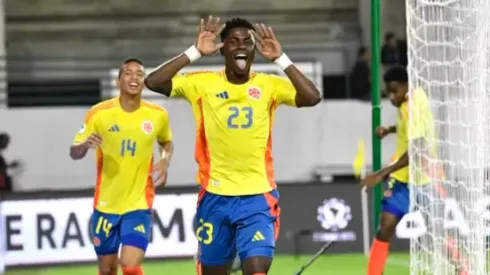 Neiser Villarreal comemora gol marcado pela Colômbia no Sul-Americano Sub-20 — Foto: FCF