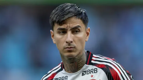 RS – PORTO ALEGRE – 13/04/2025 – BRASILEIRO A 2025, GREMIO X FLAMENGO – Erick Pulgar jogador do Flamengo durante partida contra o Gremio no estadio Arena do Gremio pelo campeonato Brasileiro A 2025. Foto: Liamara Polli/AGIF