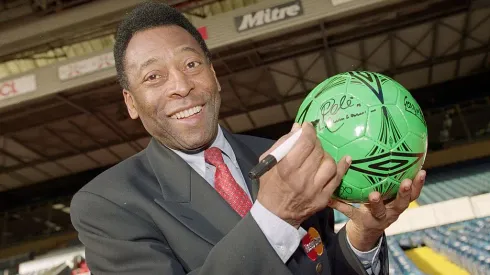 31 Oct 2000: Pele during an AXA photocall at Wembley in London. Mandatory Credit: Clive Mason /Allsport
