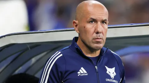 Leonardo Jardim no comando técnico do Cruzeiro – Foto: Gilson Lobo/AGIF