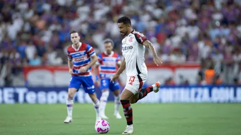 CE – FORTALEZA – 25/10/2025 – BRASILEIRO A 2025, FORTALEZA X FLAMENGO – [Danilo] jogador do Flamengo durante partida contra o Fortaleza no estadio Arena Castelao pelo campeonato Brasileiro A 2025. Foto: Baggio Rodrigues/AGIF
