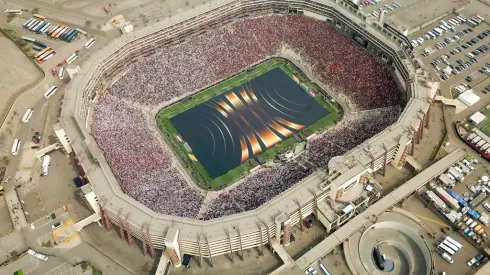 LIMA, PERU – NOVEMBER 23: Aerial view of the stadium during the pre-game show prior to the final match of Copa CONMEBOL Libertadores 2019 between Flamengo and River Plate at Estadio Monumental on November 23, 2019 in Lima, Peru. (Photo by Marcos Reategui/Getty Images)