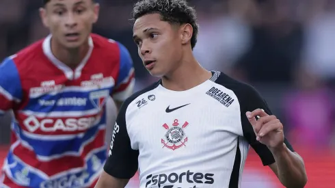 Dieguinho foi escolhido como titular do Corinthians.