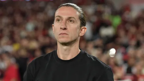 RJ – RIO DE JANEIRO – 09/11/2025 – BRASILEIRO A 2025, FLAMENGO X SANTOS – Filipe Luis tecnico do Flamengo durante partida contra o Santos no estadio Maracana pelo campeonato Brasileiro A 2025. Foto: Thiago Ribeiro/AGIF
