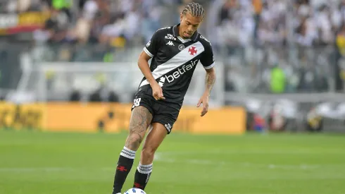 RJ – RIO DE JANEIRO – 10/08/2025 – BRASILEIRO A 2025, VASCO X ATLETICO-MG – Joao Victor jogador do Vasco durante partida contra o Atletico-MG no estadio Sao Januario pelo campeonato Brasileiro A 2025. Foto: Thiago Ribeiro/AGIF
