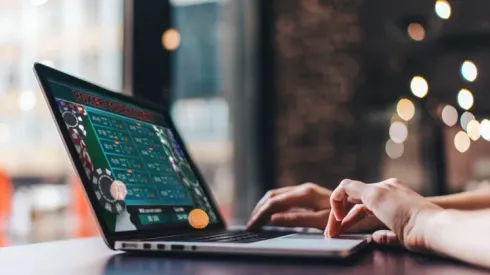 A Alfabet é uma casa de apostas esportivas e cassino online com promoções