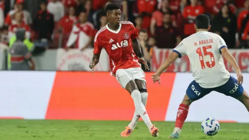 Vitão pode deixar o Internacional depois do Brasileirão