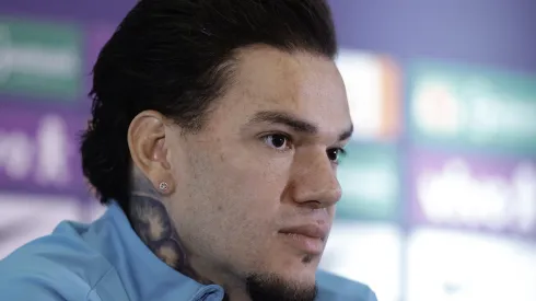 Ederson concedeu entrevista coletiva e exaltou Ancelotti. Foto: Rafael Ribeiro/CBF