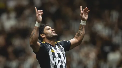 Hulk se emociona com vídeos e família em homenagem