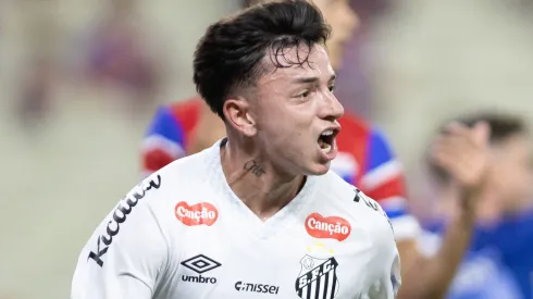 Álvaro Barreal vem sendo o atacante mais efetivo do Santos no Brasileirão