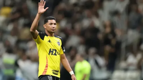 Sampaoli explica trocas e elogia Rony após empate