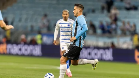 RS – PORTO ALEGRE – 05/11/2025 – BRASILEIRO A 2025, GREMIO X CRUZEIRO – Erick Noriega jogador do Gremio durante partida contra o Cruzeiro no estadio Arena do Gremio pelo campeonato Brasileiro A 2025. Foto: Paulo De Tarso/AGIF