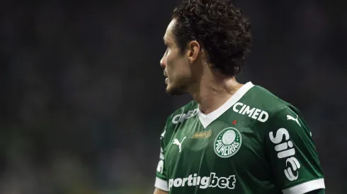 SP – SAO PAULO – 06/11/2025 – BRASILEIRO A 2025, PALMEIRAS X SANTOS – Raphael Veiga jogador do Palmeiras durante partida contra o Santos no estadio Arena Allianz Parque pelo campeonato Brasileiro A 2025. Foto: Anderson Romao/AGIF