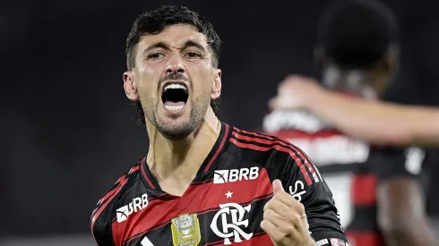 Meio-campista deu a sua opinião – Foto: Alexandre Loureiro/AGIF.