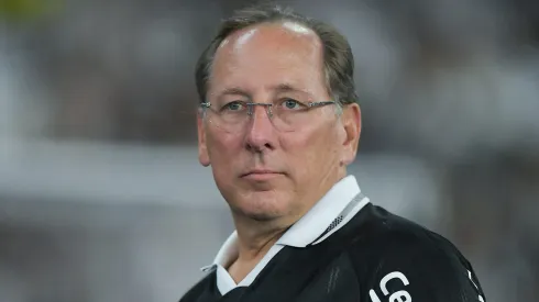 John Textor CEO do Botafogo durante partida contra o Corinthians no estadio Engenhao pelo campeonato Brasileiro A 2025. Foto: Thiago Ribeiro/AGIF