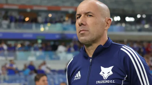 Leonardo Jardim tem dúvidas no Cruzeiro para enfrentar o Ceará – Foto: Gilson Lobo/AGIF