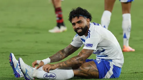 – Gabigol jogando contra o Flamengo, no Maracanã
Foto: Wagner Meier/Getty Images