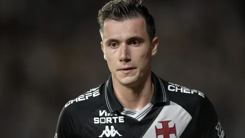 Lucas Piton preocupa o Vasco