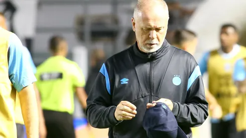 Mano deixa futuro no ar e aguarda decisão da cúpula do Grêmio sobre permanência