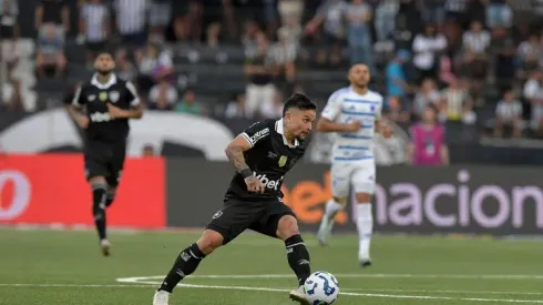 Artur, jogador do Botafogo, durante a partida contra o Cruzeiro no estádio do Engenhão, pelo Campeonato Brasileiro Série A 2025. | Crédito: Alamy Live News