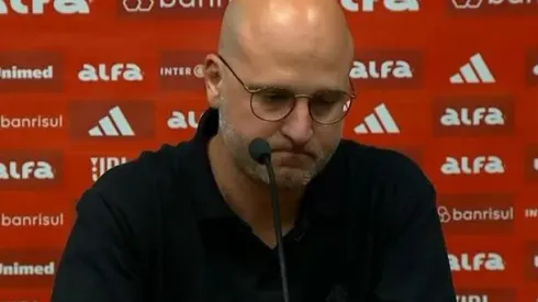 Vice-presidente José Bisol, se emocionou em entrevista marcada pelo drama de possível rebaixamento