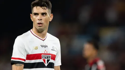 RJ – RIO DE JANEIRO – 12/07/2025 – BRASILEIRO A 2025, FLAMENGO X SAO PAULO – Oscar jogador do Sao Paulo durante partida contra o Flamengo no estadio Maracana pelo campeonato Brasileiro A 2025. Foto: Jorge Rodrigues/AGIF