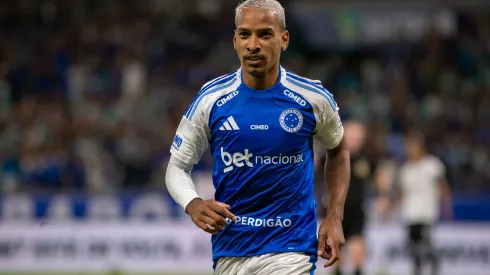 MG – BELO HORIZONTE – 04/12/2025 – BRASILEIRO A 2025, CRUZEIRO X BOTAFOGO – Matheus Pereira jogador do Cruzeiro comemora seu gol durante partida contra o Botafogo no estadio Mineirao pelo campeonato Brasileiro A 2025. Foto: Fernando Moreno/AGIF