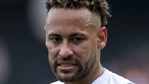 Neymar, atacante do Santos em partida pelo campeonato brasileiro (Foto: Ricardo Moreira/Getty Images)