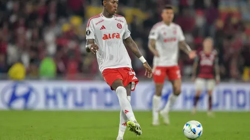 RJ – RIO DE JANEIRO – 13/08/2025 – COPA LIBERTADORES 2025, FLAMENGO X INTERNACIONAL – Vitao jogador do Flamengo durante partida contra o Internacional no estadio Maracana pelo campeonato Copa Libertadores 2025. Foto: Thiago Ribeiro/AGIF