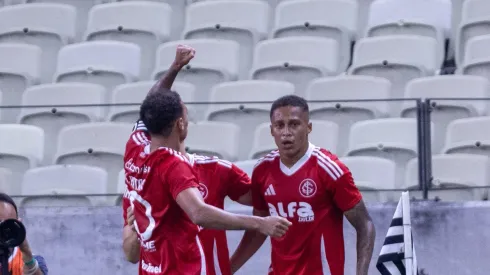 Vitinho em ação pelo Internacional
