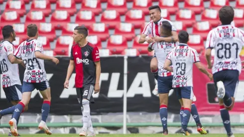 LOCURA. El gol de Marín sobre la hora le dio los tres puntos. (Foto: Mexsport).
