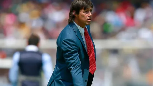 Almeyda haciendo magia junto a su hija.
