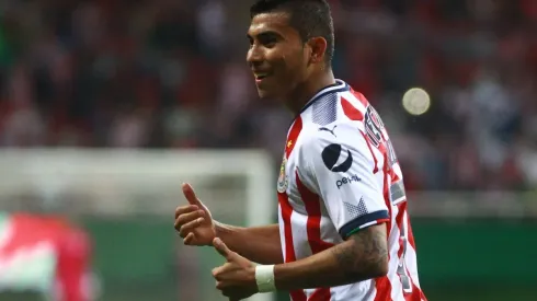 Orbelín Pineda se va de Chivas.
