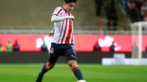 Chofis López fue titular en los 3 partidos que dirigió Tomás Boy en Chivas.
