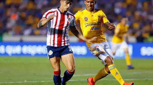 Alan Pulido quiere que Tomás Boy siga al frente de Chivas.
