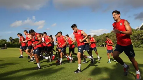 Chivas ya entrena en Cancún