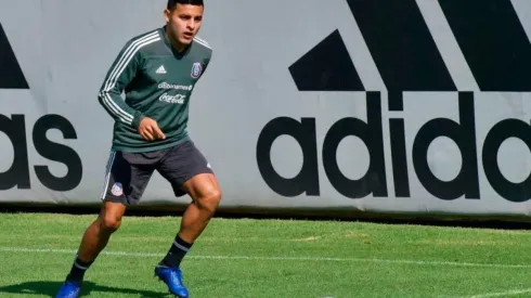 Alexis Vega en el entrenamiento de México.
