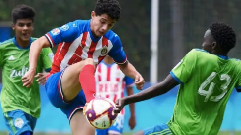 Chivas enfrentando a Seattle Sounders.
