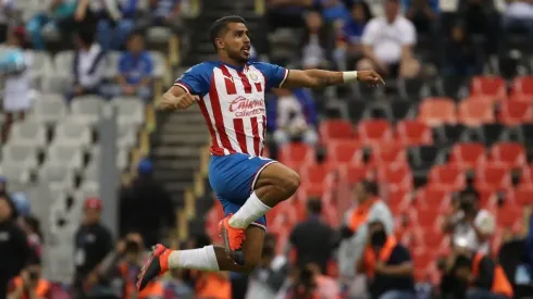 El defensor del Rebaño Sagrado fue elegido como el mejor jugador del empate sabatino en el Estadio Azteca
