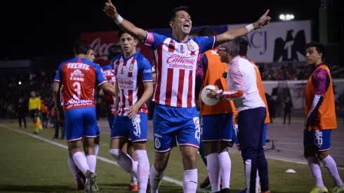 El capitán rojiblanco anotó el domingo su primer gol como jugador de Chivas
