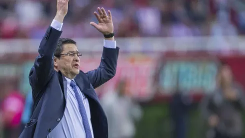 El timonel rojiblanco aseguró que los cinco torneos sin calificar "pesan, molestan y la afición está inconforme"
