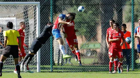 El zaguero rojiblanco, según el reporte, abandonó el campo en la primera parte del duelo ante Toluca de la Sub 20
