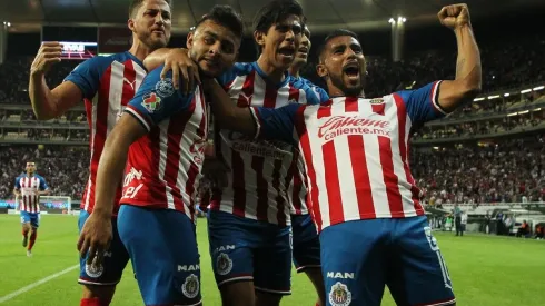 Macías es pretendido por varios clubes en Europa, pero Chivas vendería primero a Rubí Soto en España
