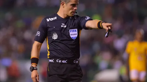 Fernando Hernández dirigió la caída ante América en el Clásico Nacional de este Guard1anes 2020
