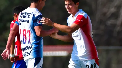 Pérez Bouquet (249) aún porta numeración de Sub-17 en su primer torneo con la Sub-20 y sería el heredero del dorsal 10 en Chivas
