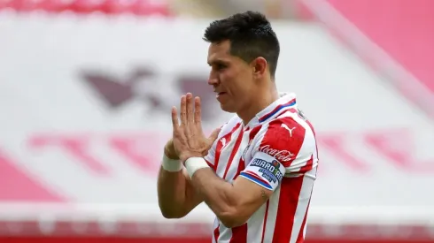 Jesús Molina celebra un gol con Chivas (JAM MEDIA)
